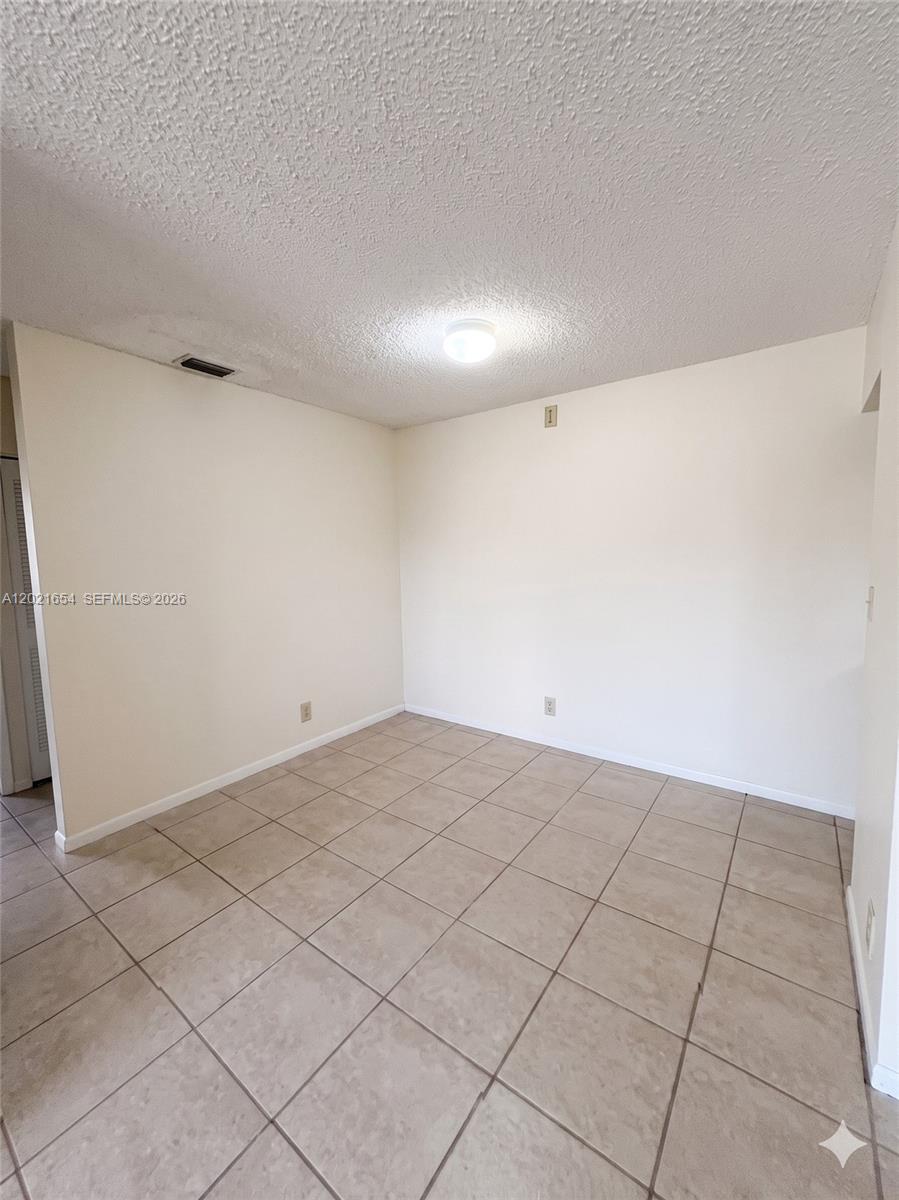 10038 Winding Lake # 204