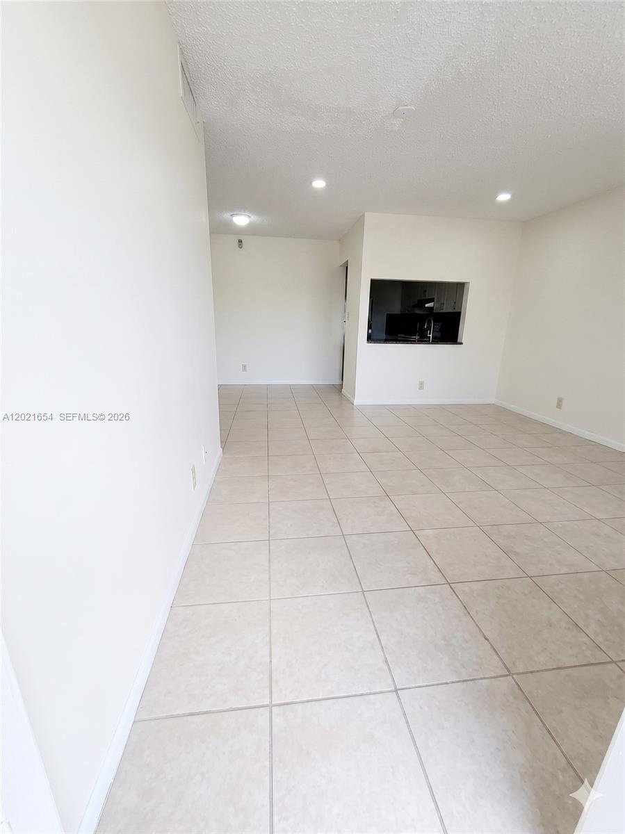 10038 Winding Lake # 204
