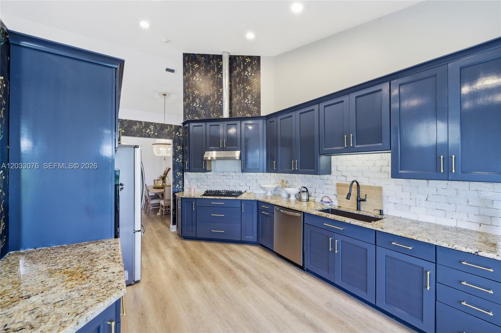 8141 Sandpiper Way