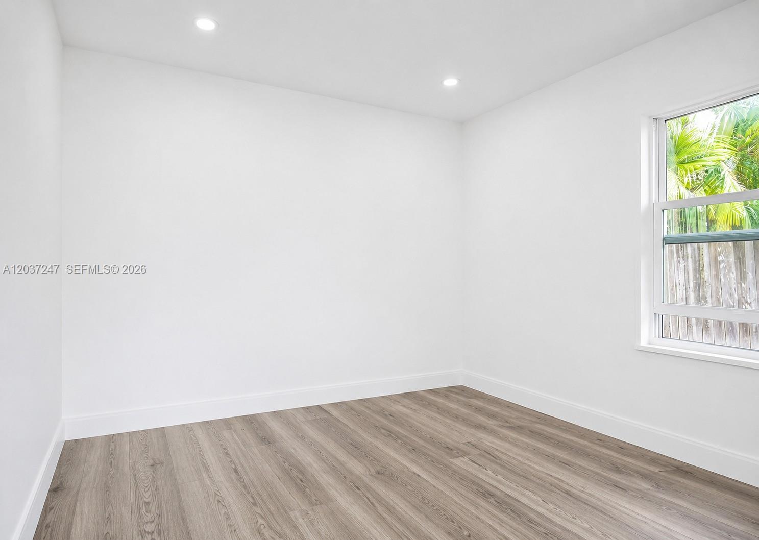 316 NW 29th St