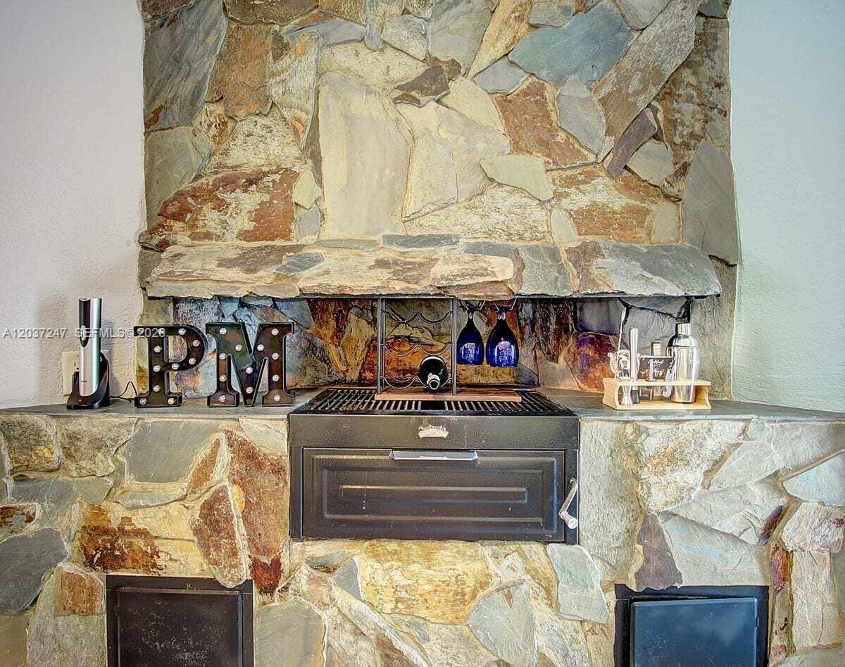 316 NW 29th St