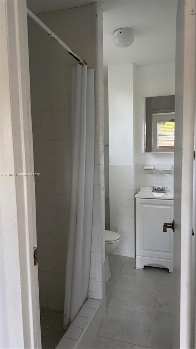 7025 NW 5th Ave # 2
