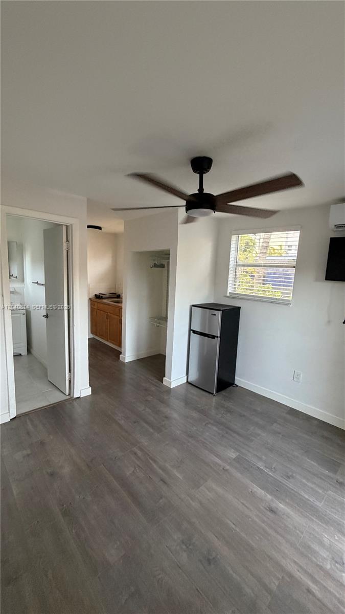 7025 NW 5th Ave # 2