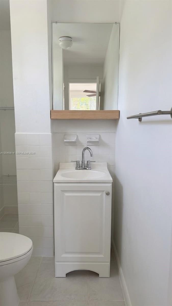 7025 NW 5th Ave # 2