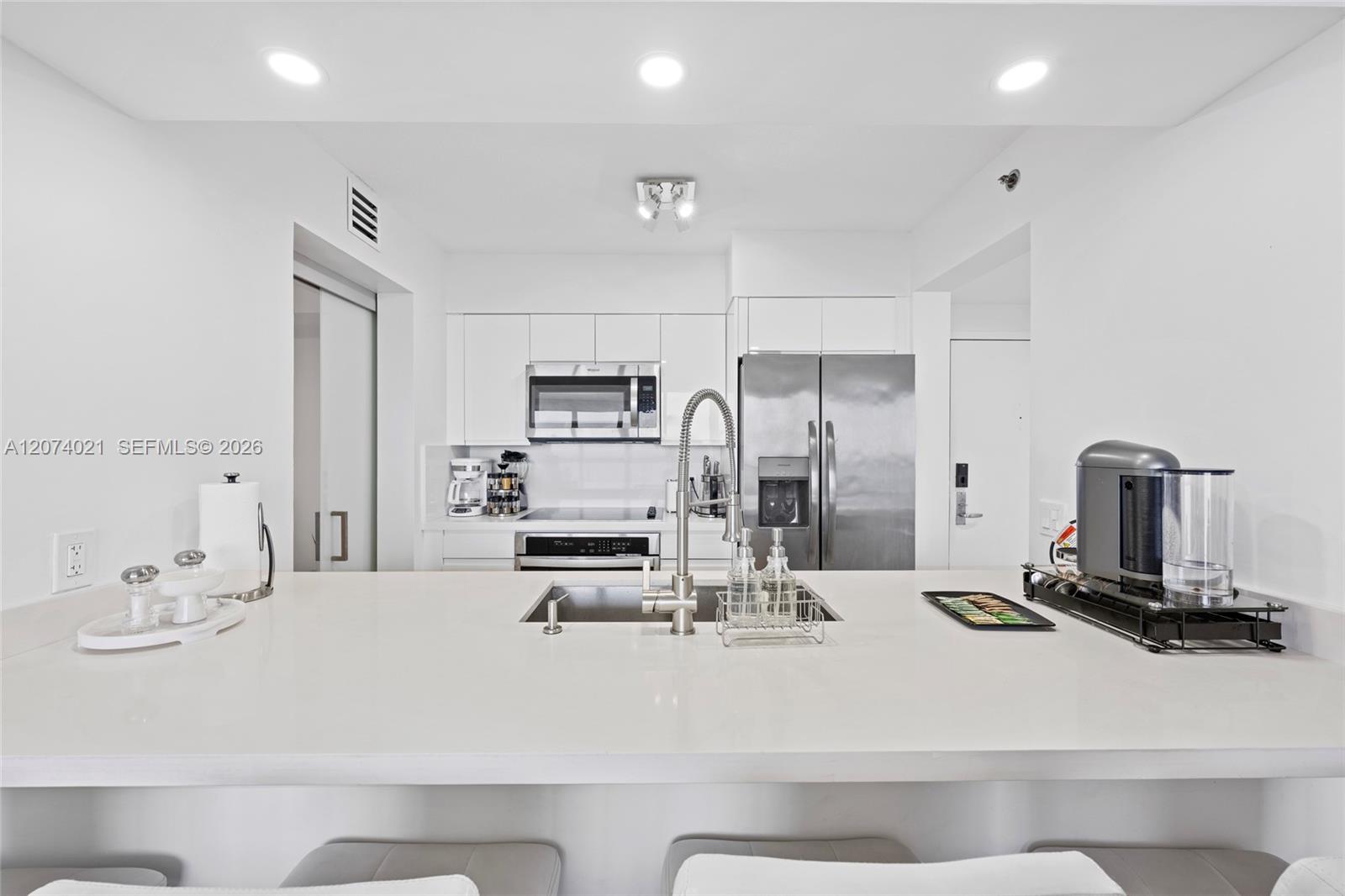 1200 Brickell Bay Dr # 3701