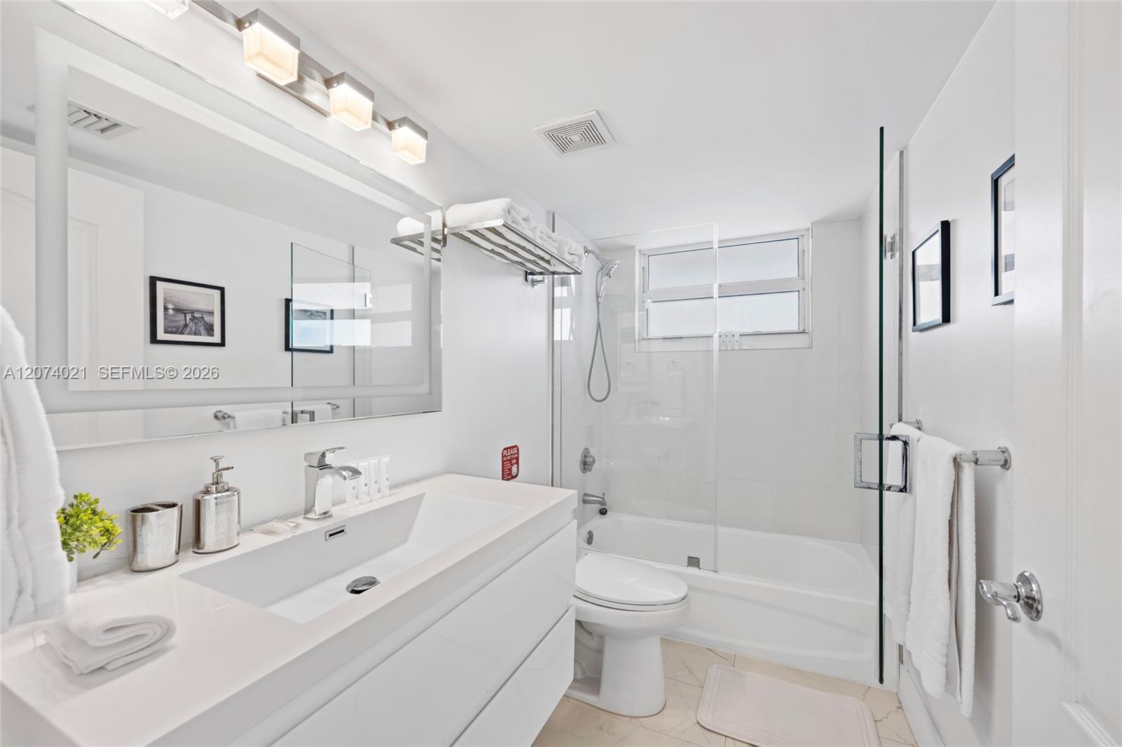 1200 Brickell Bay Dr # 3701