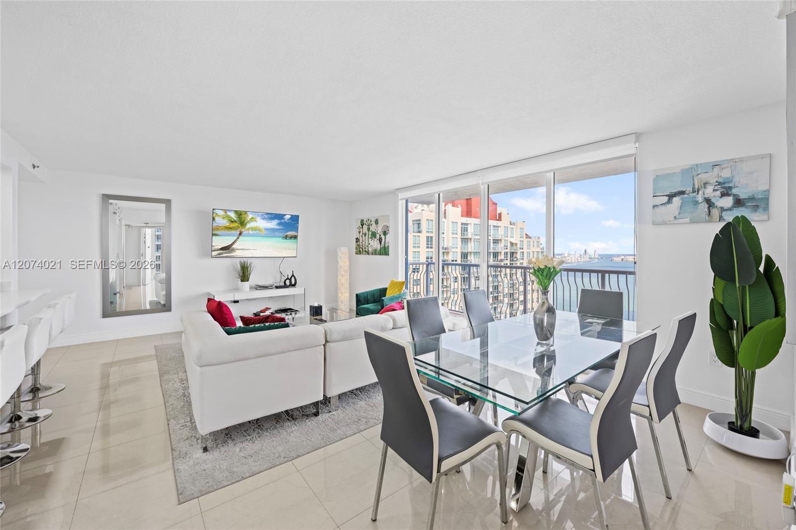 1200 Brickell Bay Dr # 3701