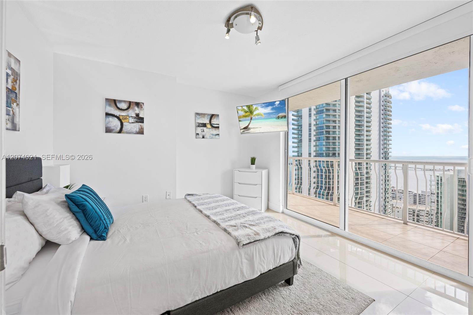 1200 Brickell Bay Dr # 3701