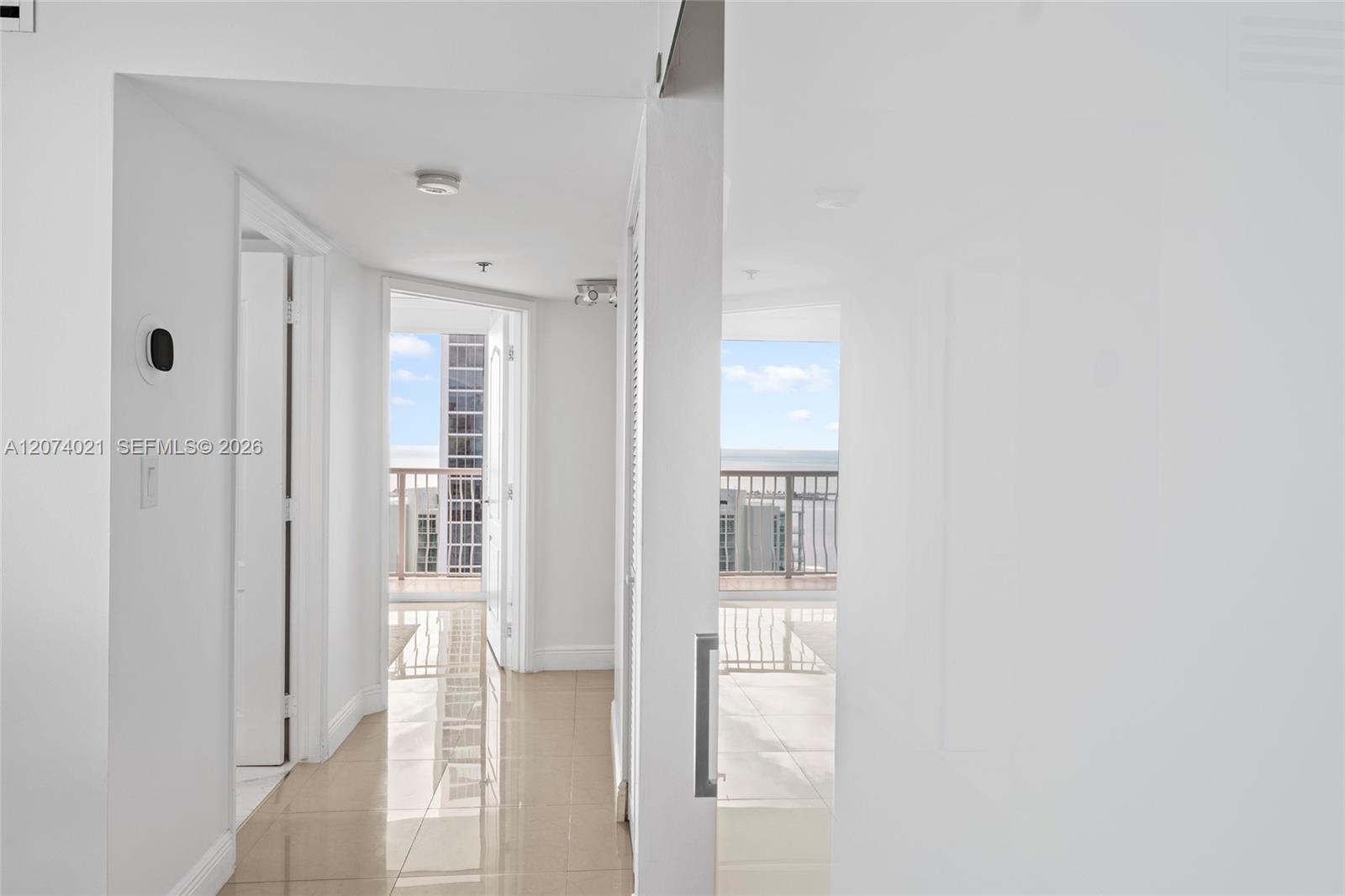 1200 Brickell Bay Dr # 3701