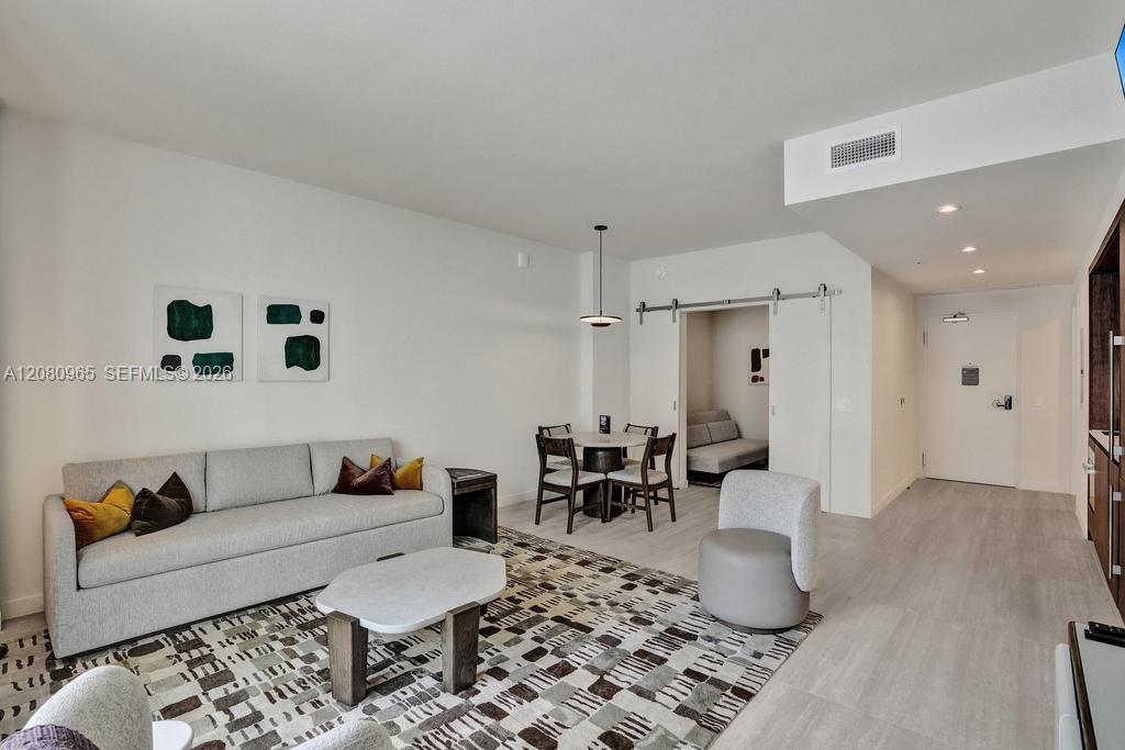 1611 SW 2nd Ave # 402