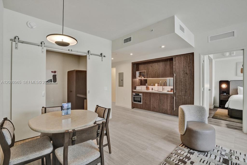1611 SW 2nd Ave # 402