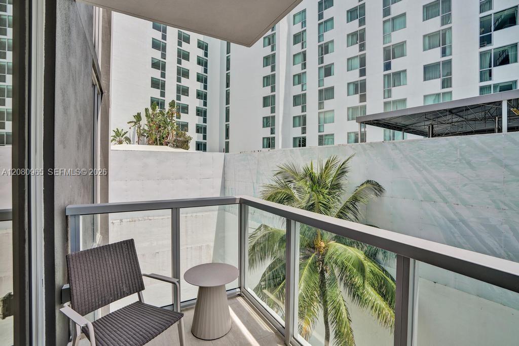 1611 SW 2nd Ave # 402