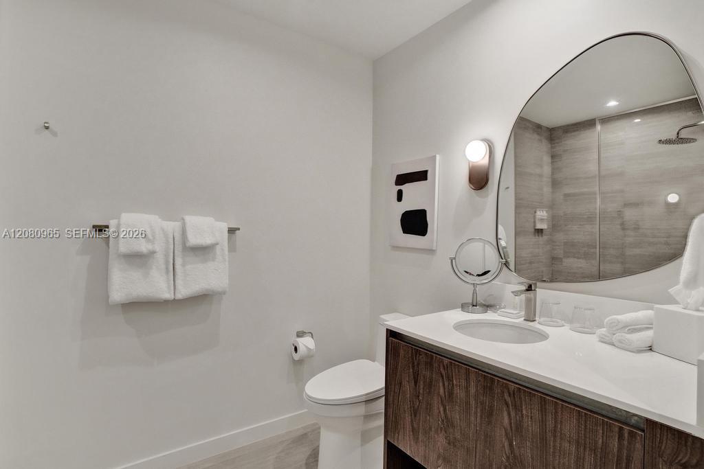 1611 SW 2nd Ave # 402
