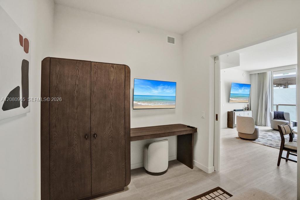 1611 SW 2nd Ave # 402