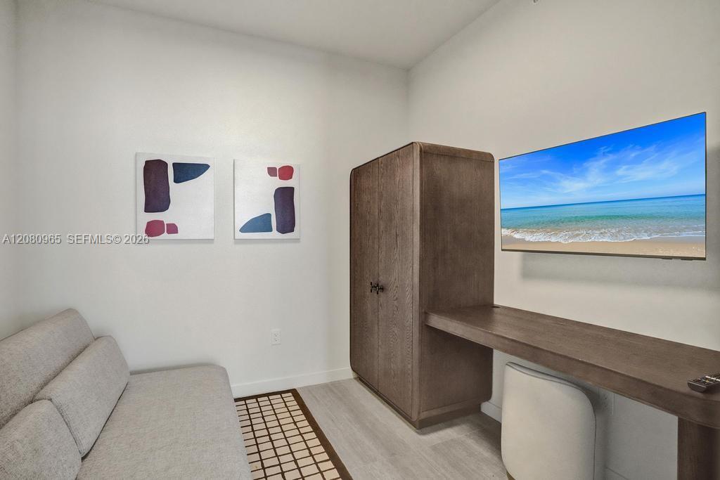 1611 SW 2nd Ave # 402