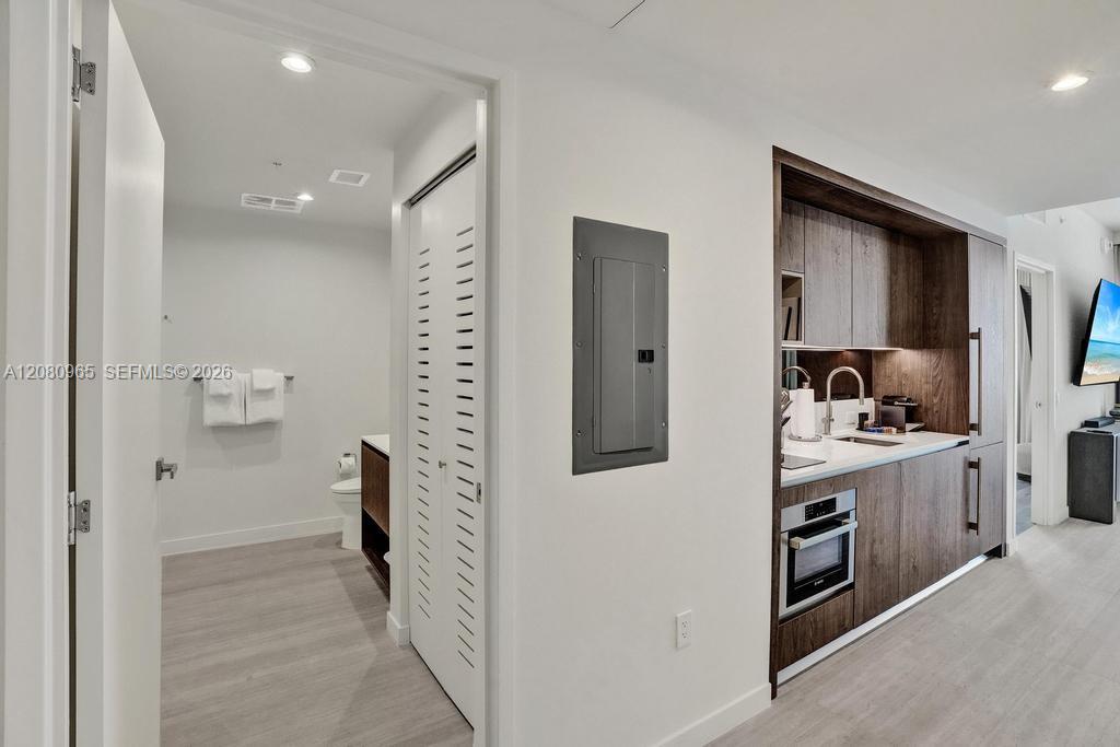1611 SW 2nd Ave # 402