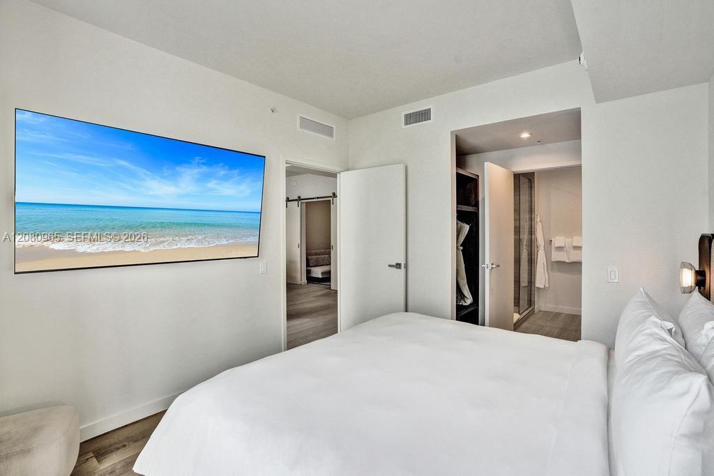 1611 SW 2nd Ave # 402