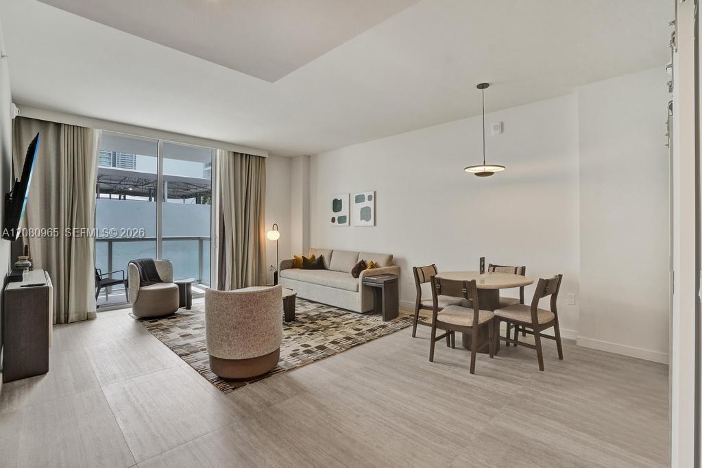 1611 SW 2nd Ave # 402
