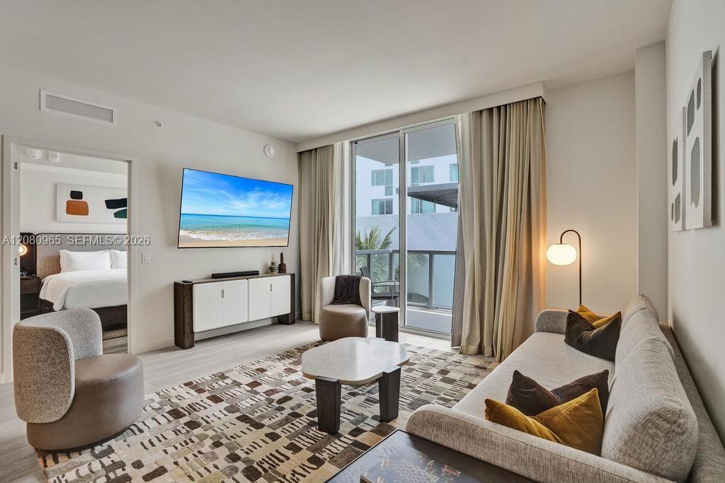 1611 SW 2nd Ave # 402