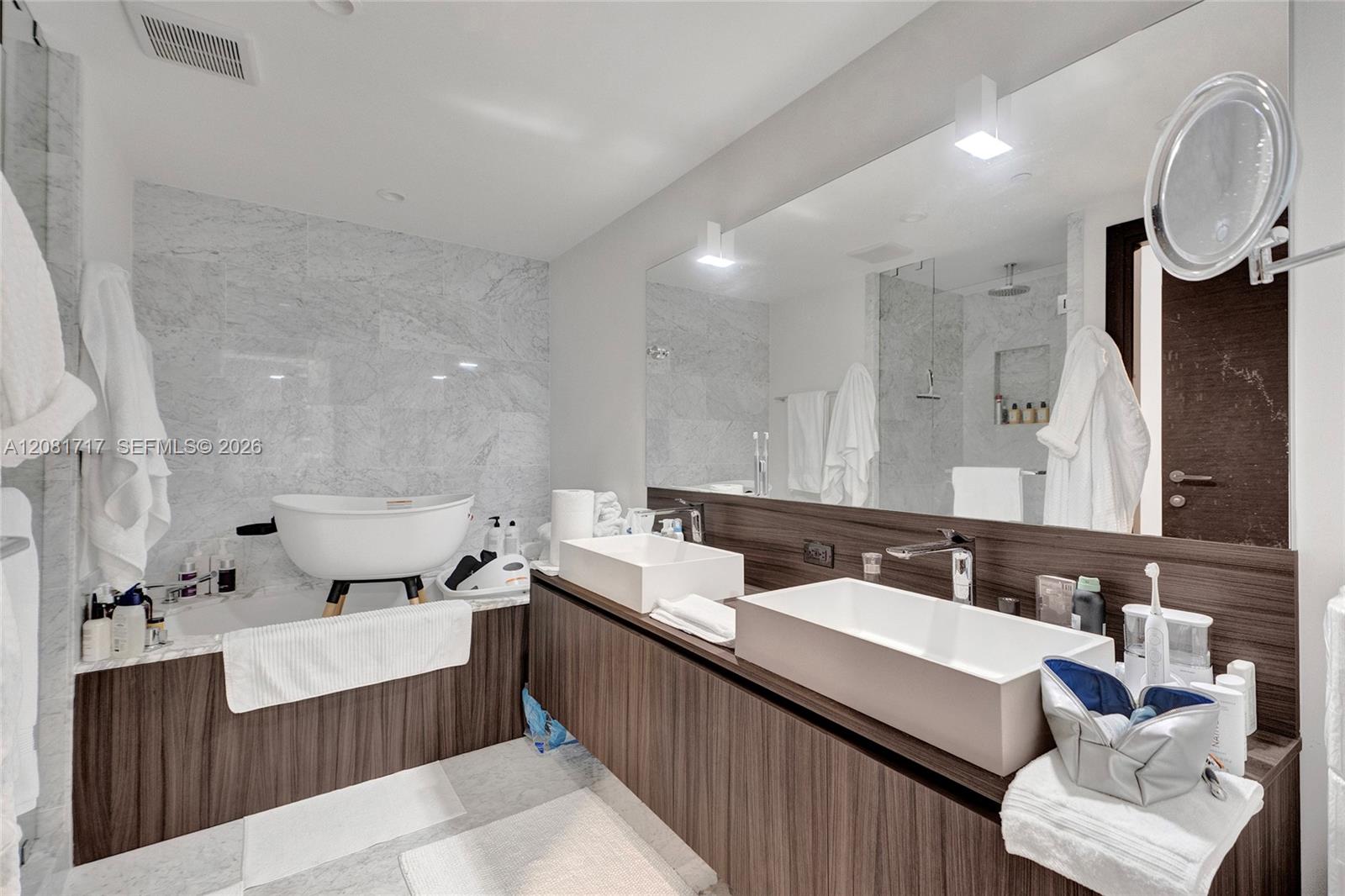 1000 Brickell Plz # 3105