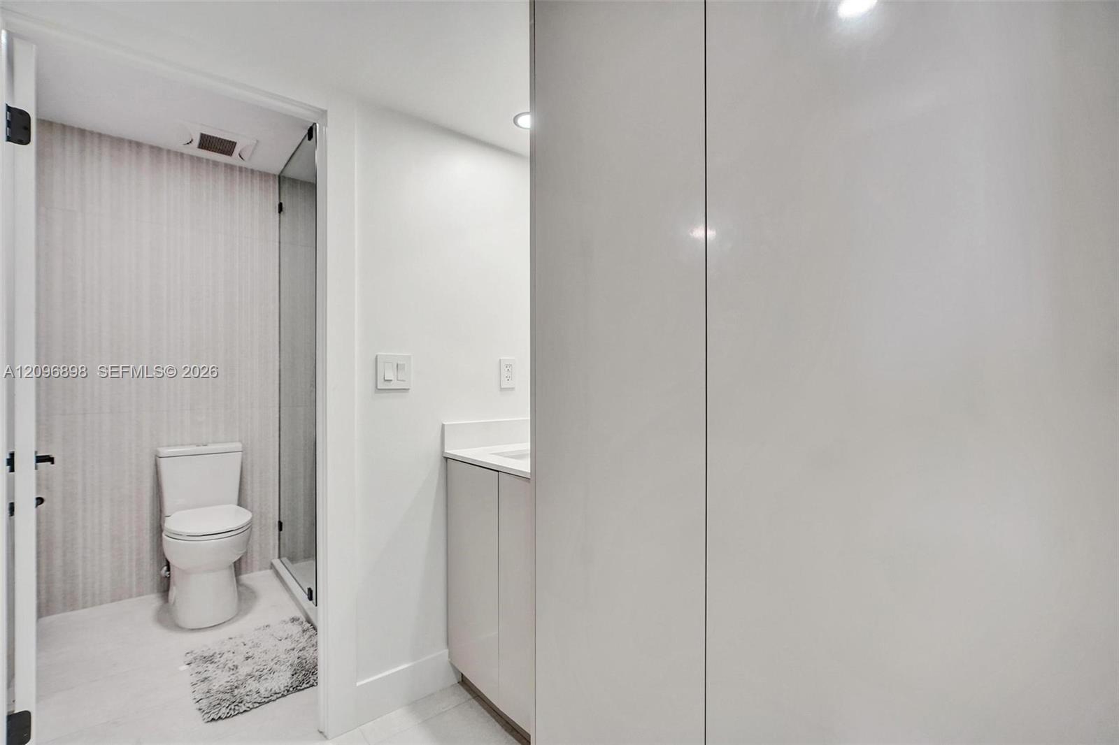 6039 Collins Ave # 1736