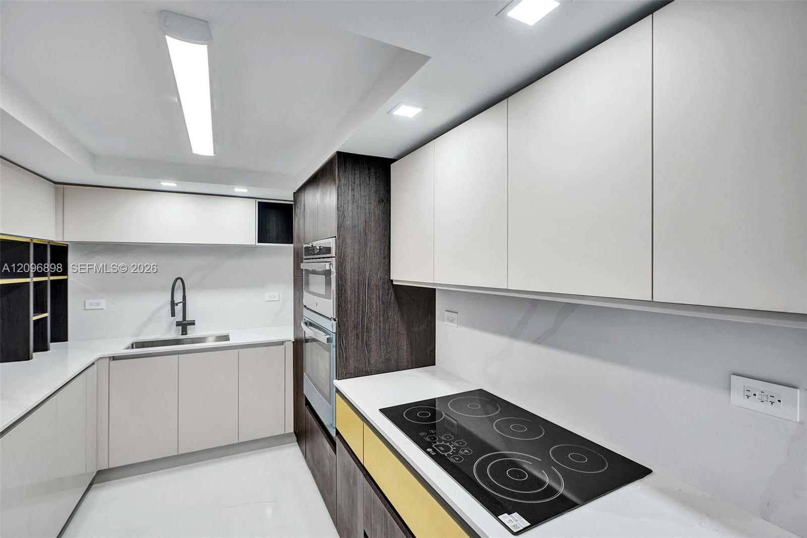6039 Collins Ave # 1736
