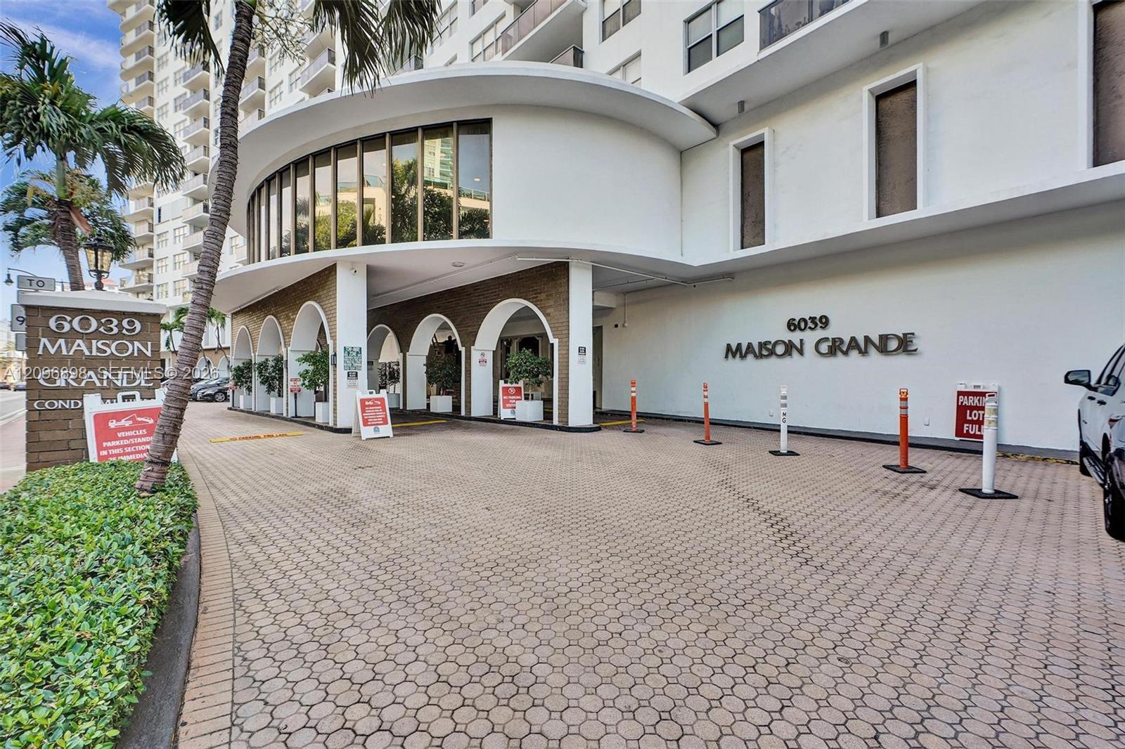 6039 Collins Ave # 1736