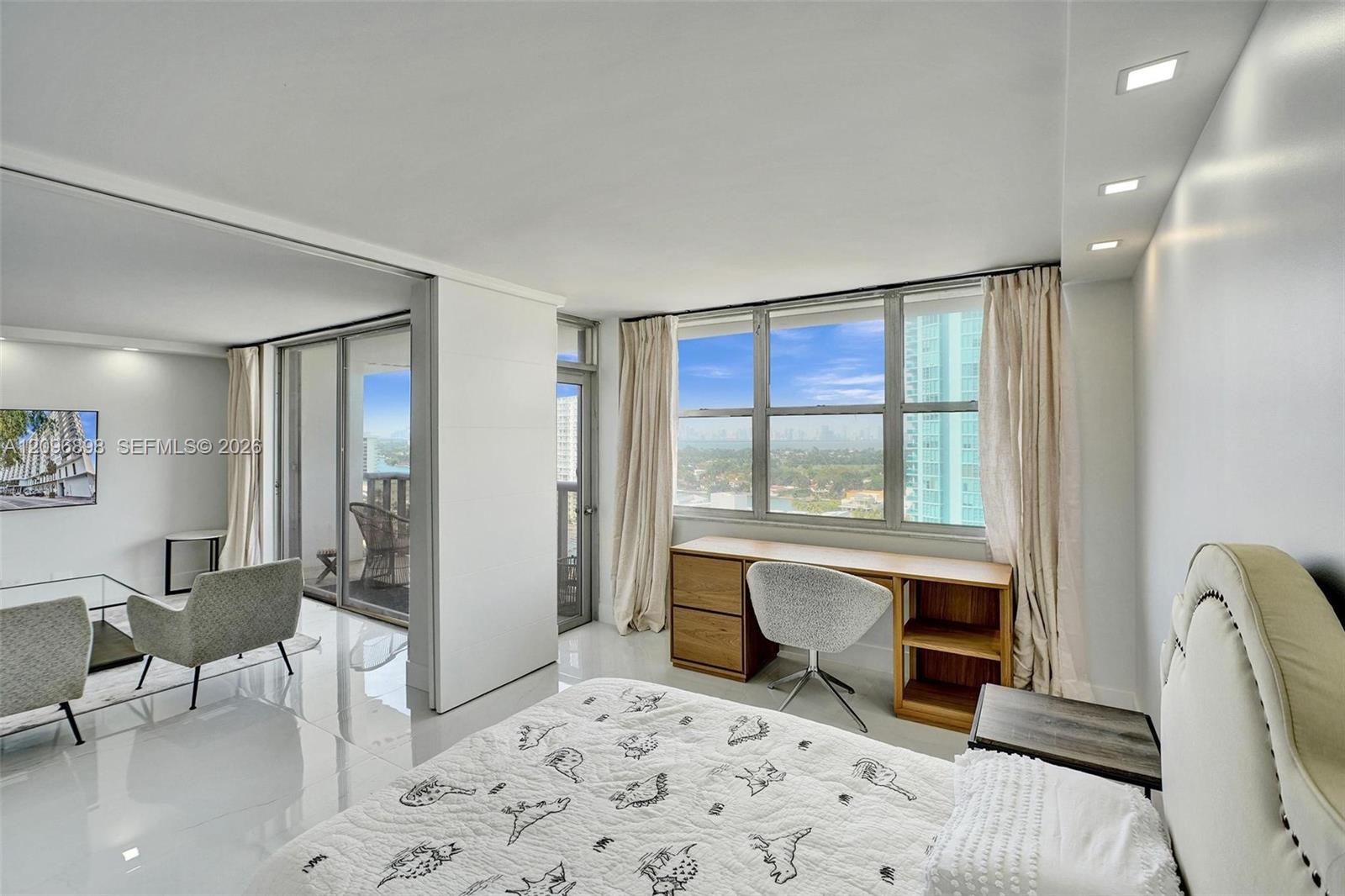 6039 Collins Ave # 1736