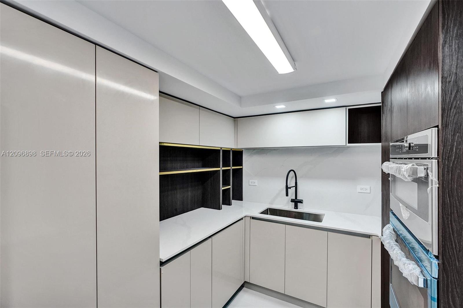 6039 Collins Ave # 1736