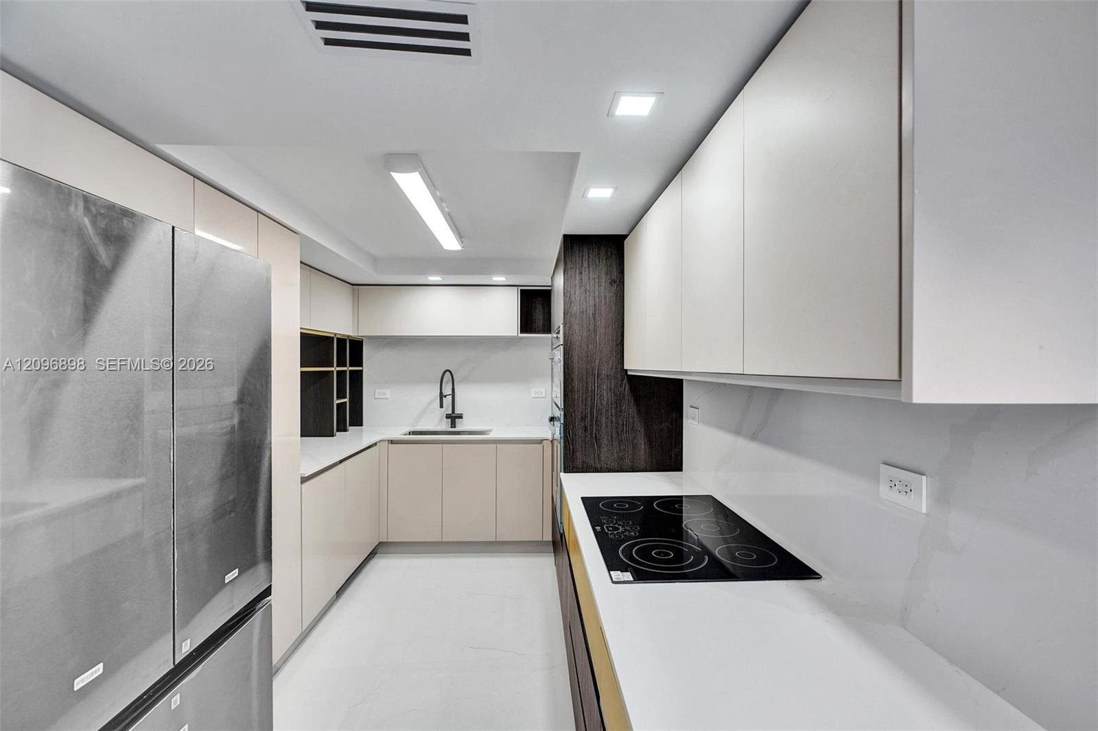 6039 Collins Ave # 1736