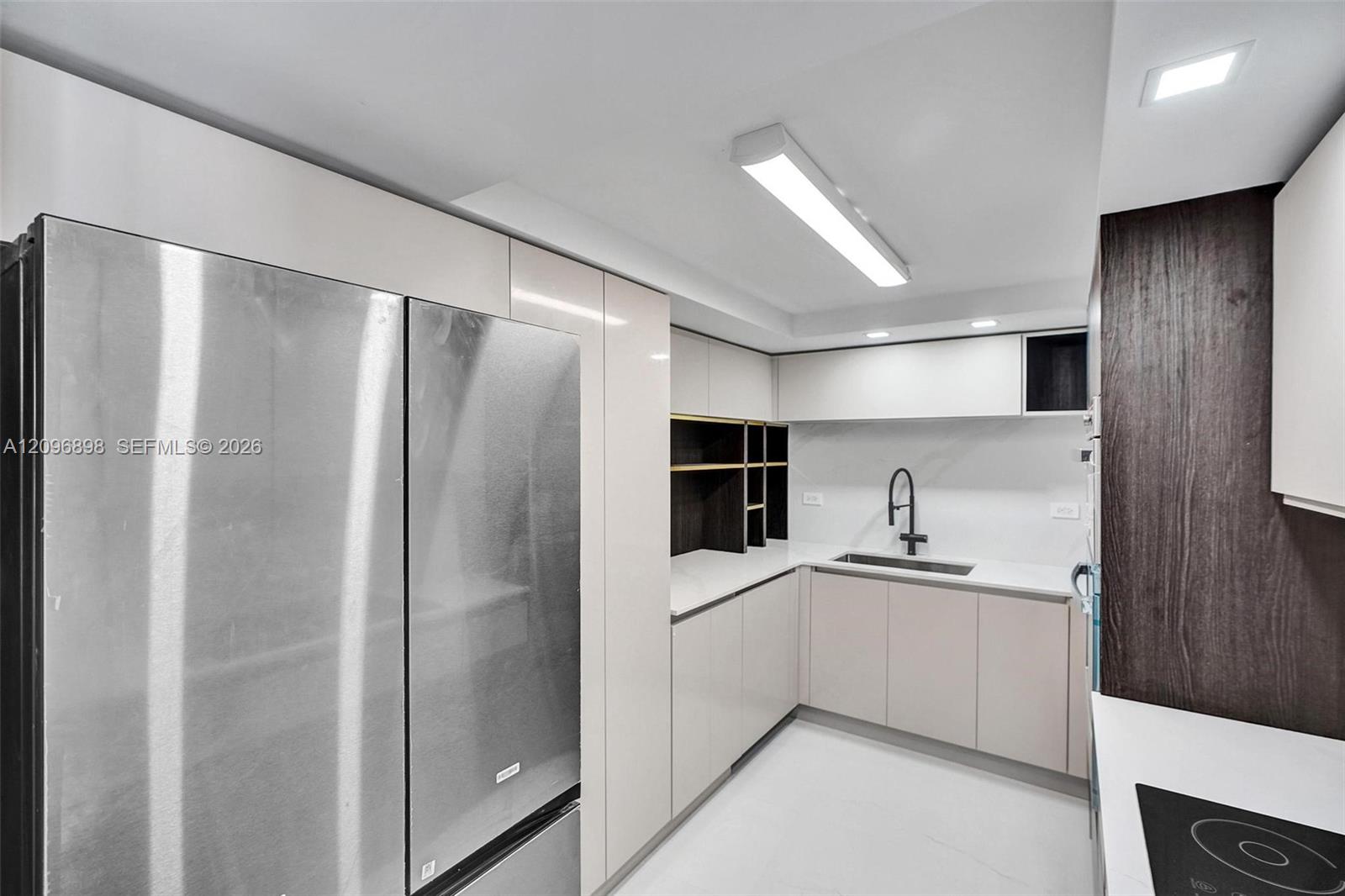 6039 Collins Ave # 1736
