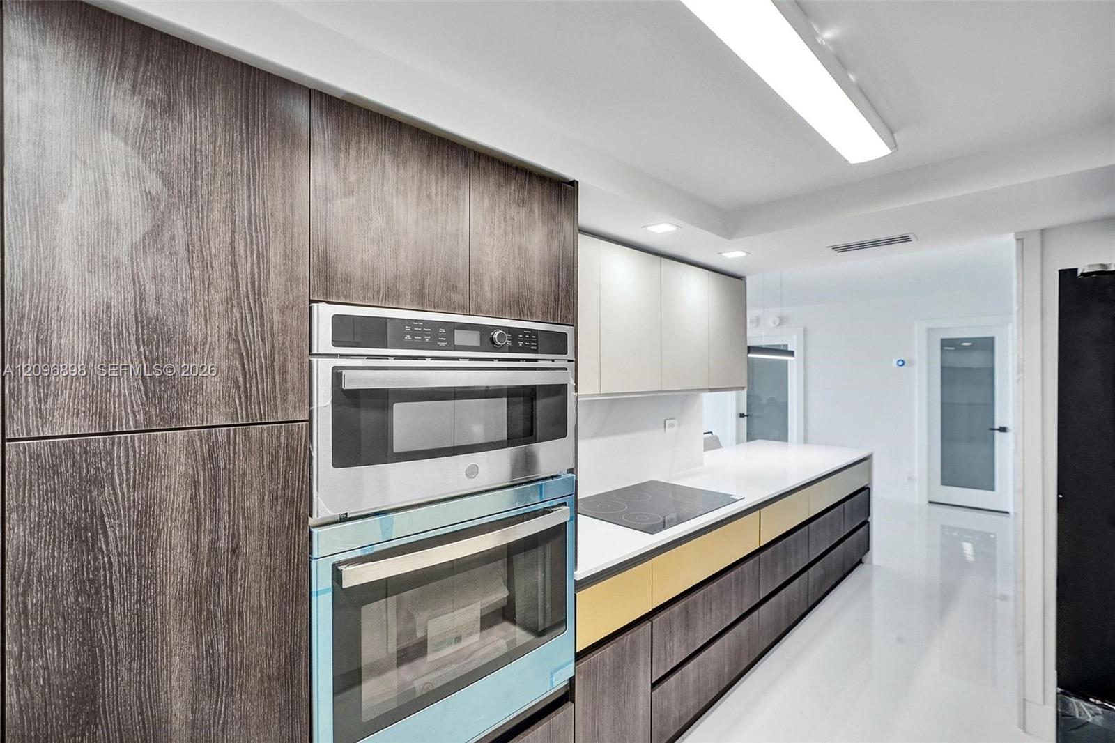 6039 Collins Ave # 1736