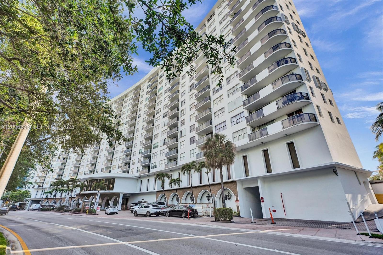 6039 Collins Ave # 1736