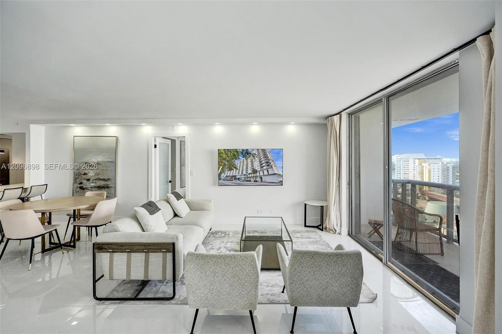 6039 Collins Ave # 1736