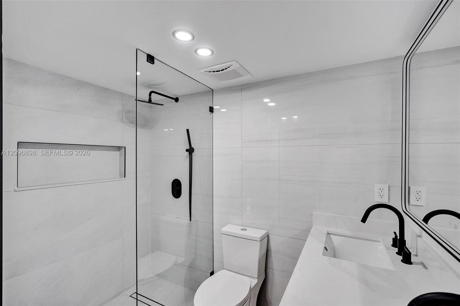 6039 Collins Ave # 1736