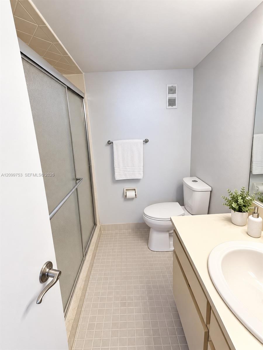 7368 Woodmont Ave # 105