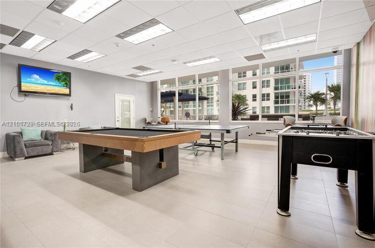 1200 Brickell Bay Dr # 3701