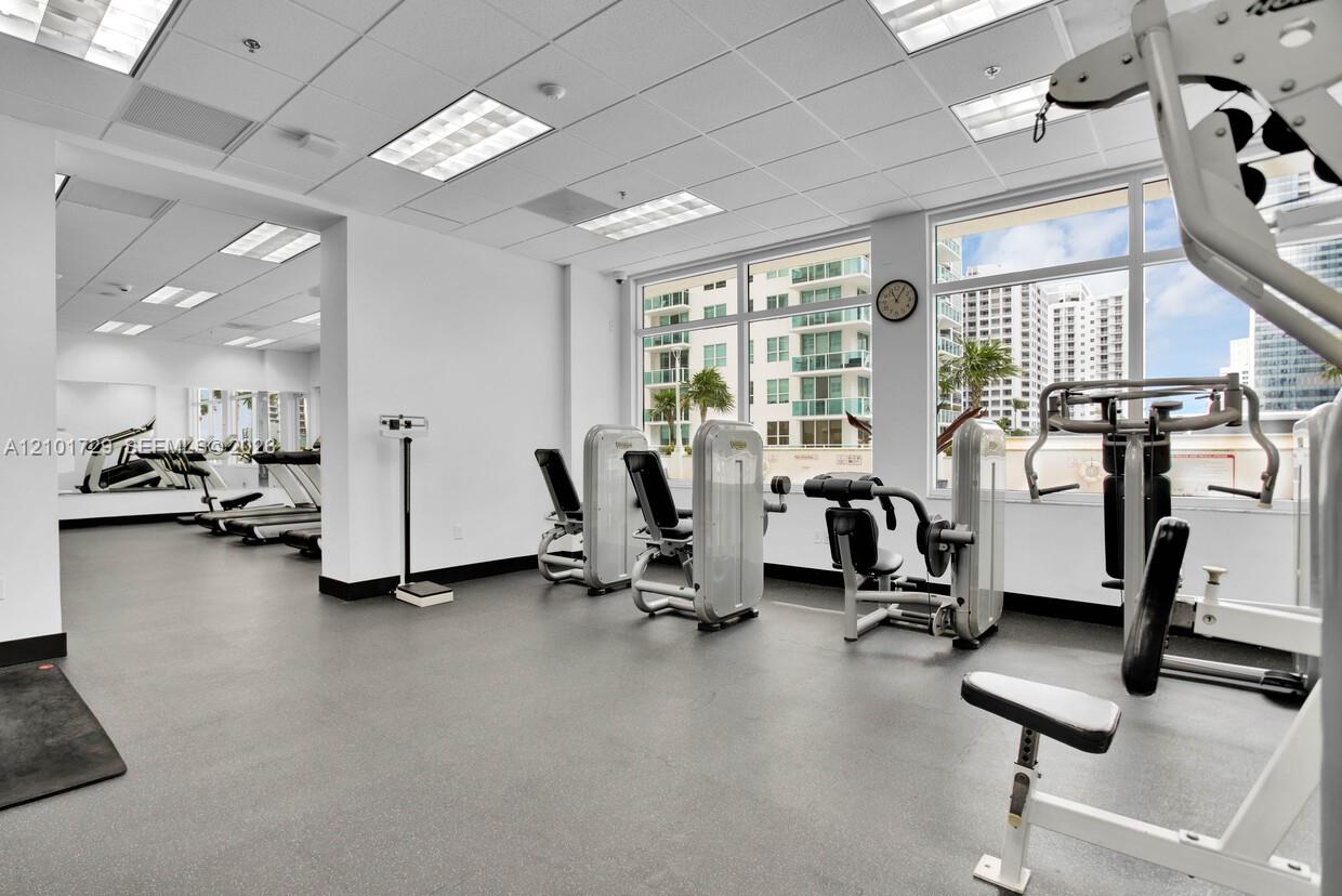 1200 Brickell Bay Dr # 3701