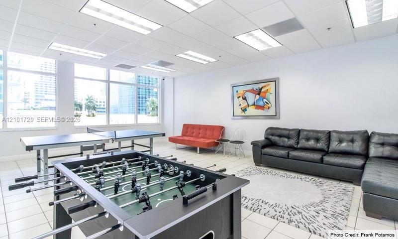 1200 Brickell Bay Dr # 3701