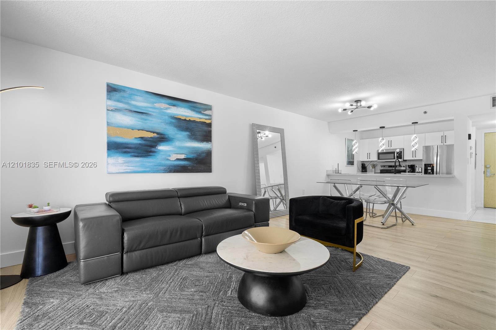 1200 Brickell Bay Dr # 1907