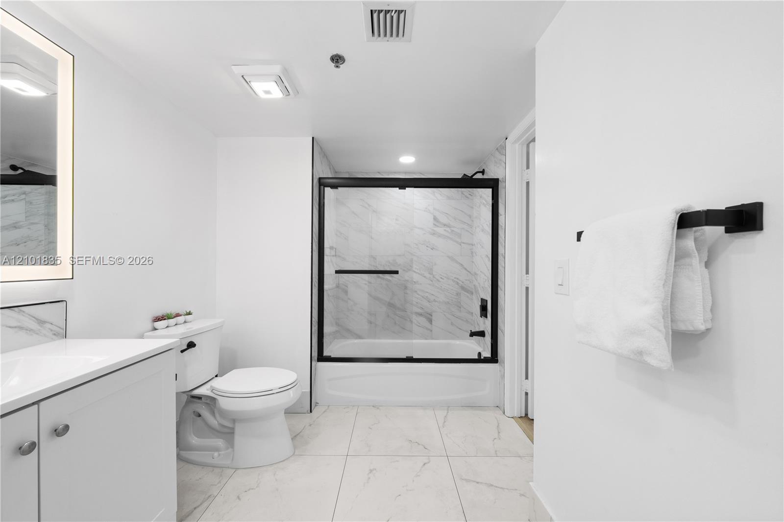 1200 Brickell Bay Dr # 1907