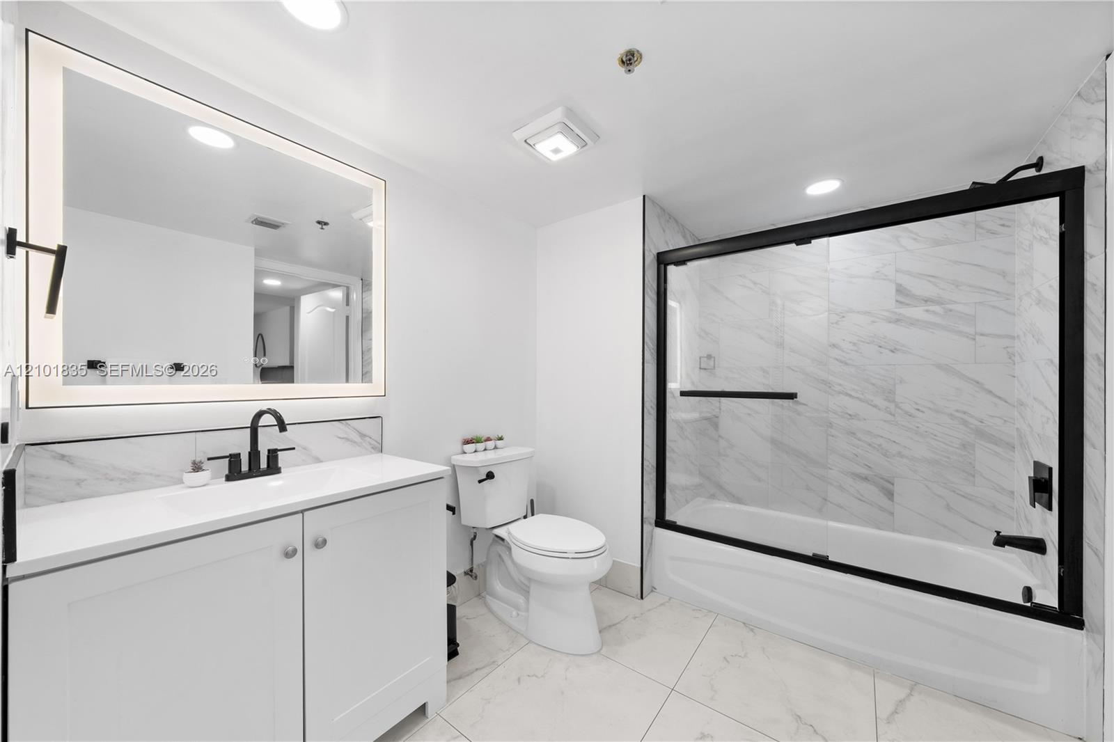 1200 Brickell Bay Dr # 1907
