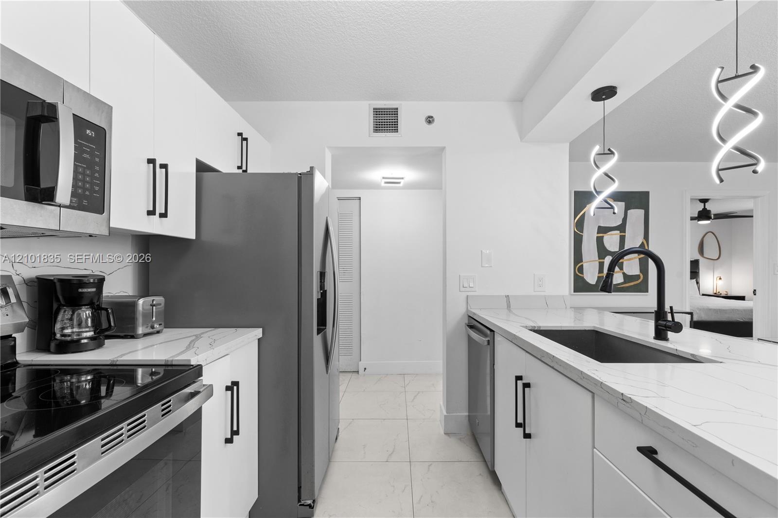 1200 Brickell Bay Dr # 1907