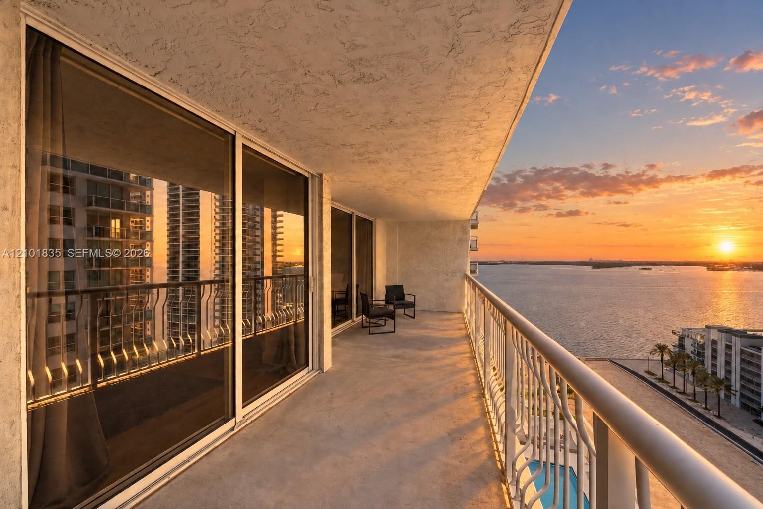 1200 Brickell Bay Dr # 1907