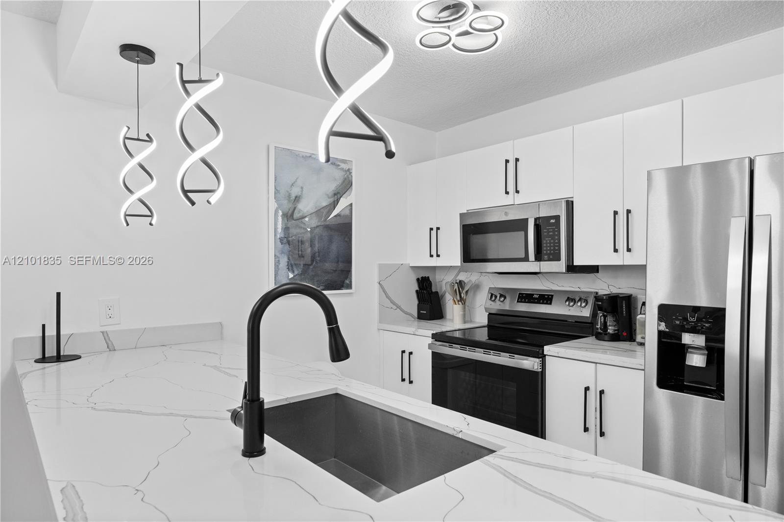 1200 Brickell Bay Dr # 1907