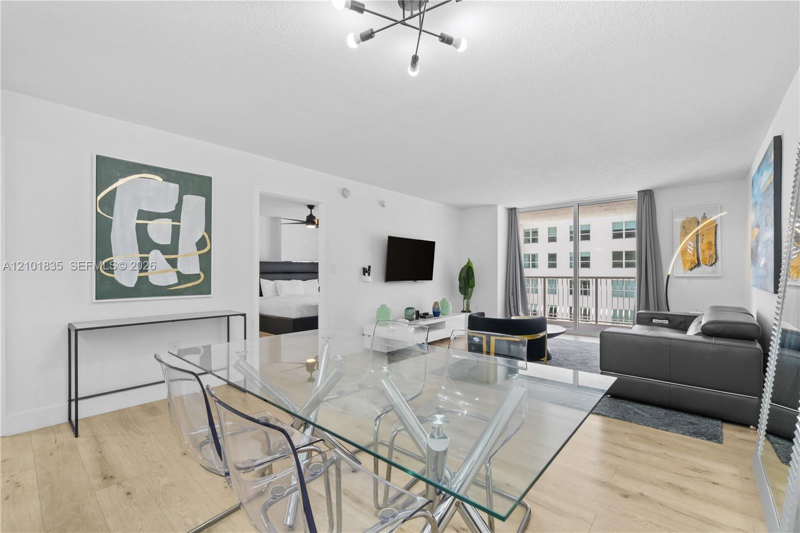 1200 Brickell Bay Dr # 1907