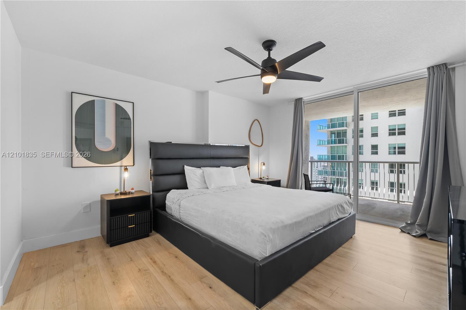 1200 Brickell Bay Dr # 1907