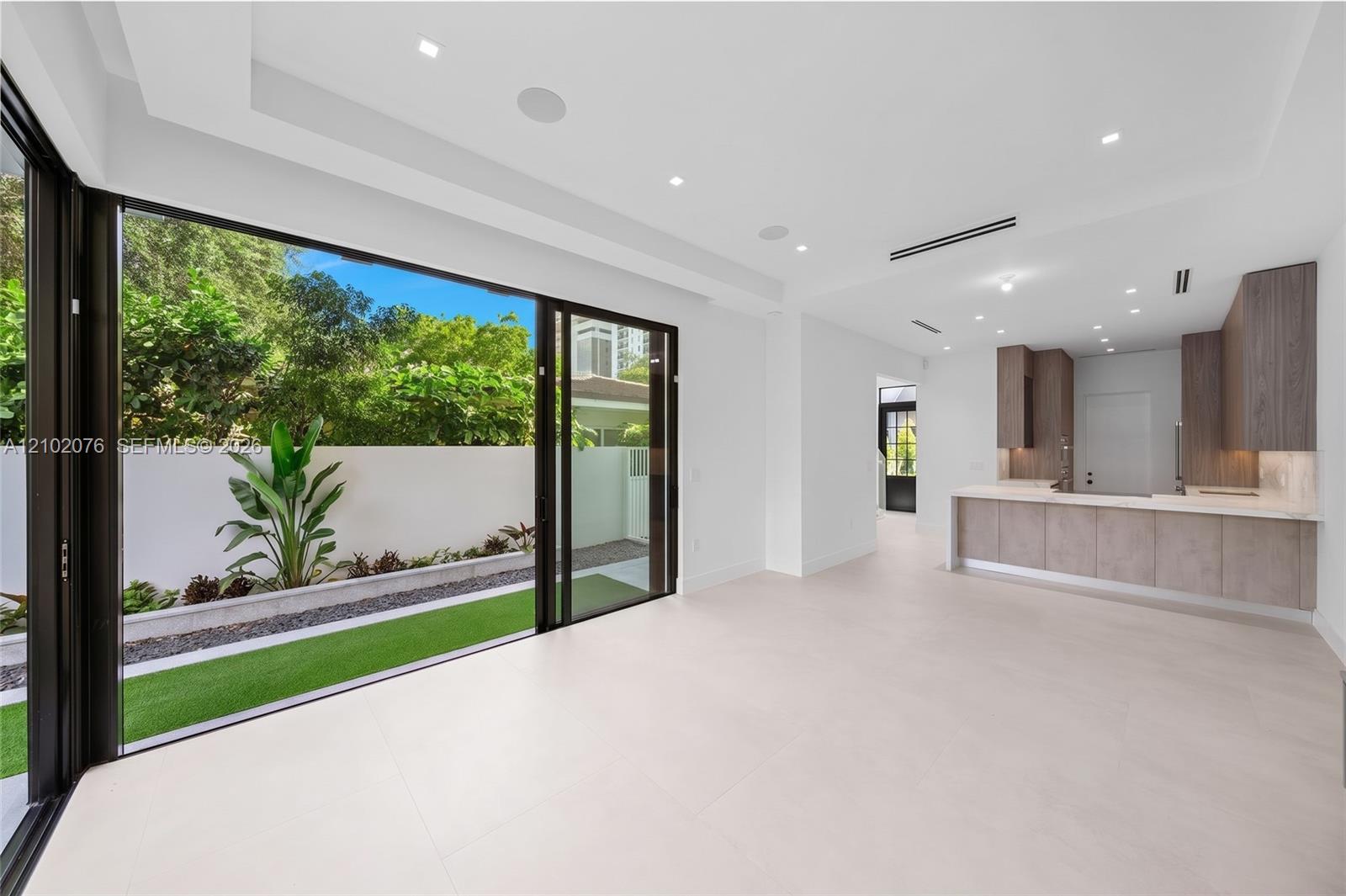 2710 Le Jeune Rd