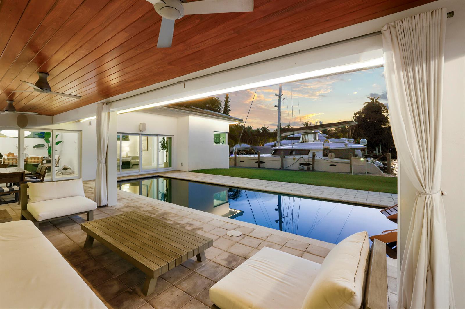 1321 Tangelo Isle