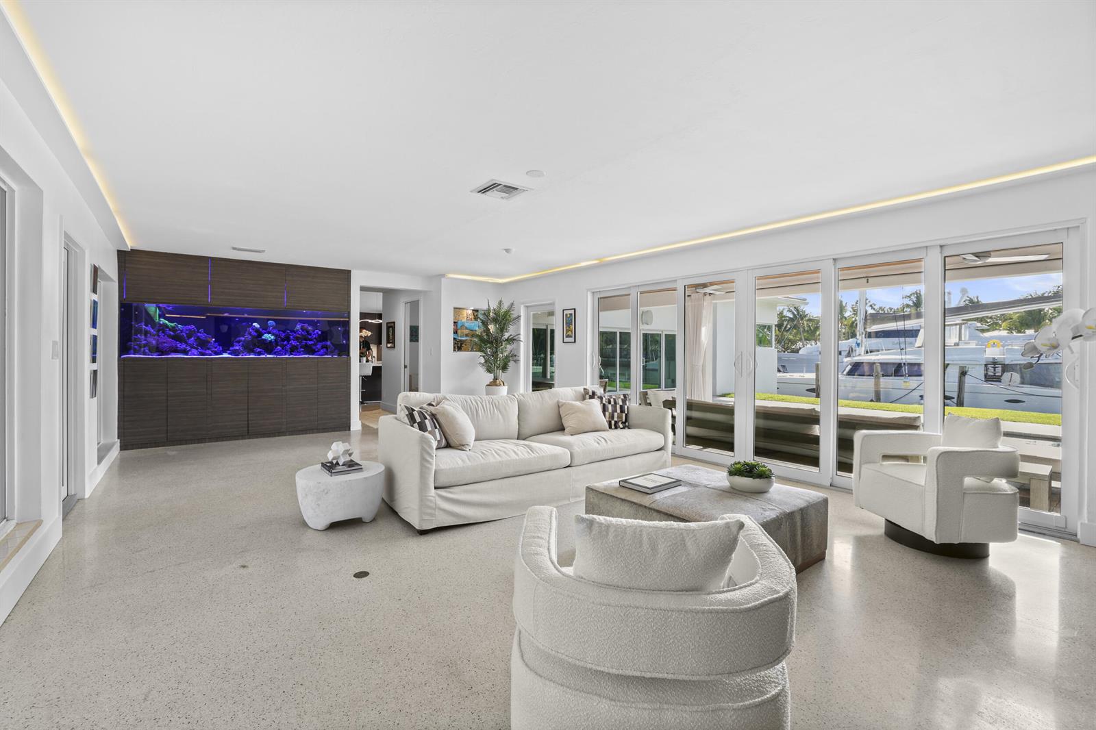 1321 Tangelo Isle